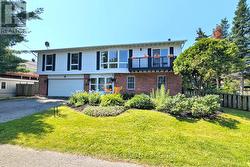 136 JAMES CUMMINGS AVENUE  Ottawa, ON K2H 8E1