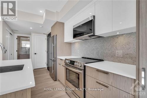 4 - 58 FLORENCE STREET , Ottawa, Ontario K2P 0W7 5