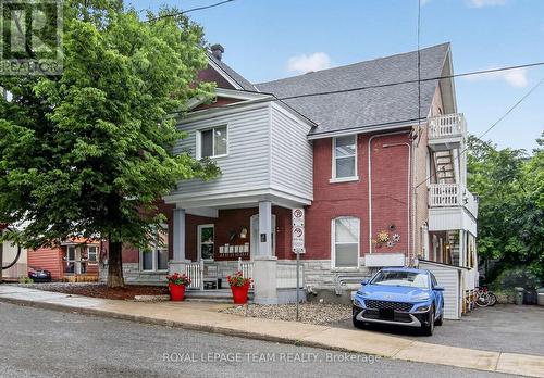 5 - 4 ECCLES STREET , Ottawa, Ontario K1R 6S2 2