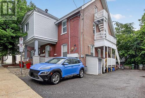 5 - 4 ECCLES STREET , Ottawa, Ontario K1R 6S2 3
