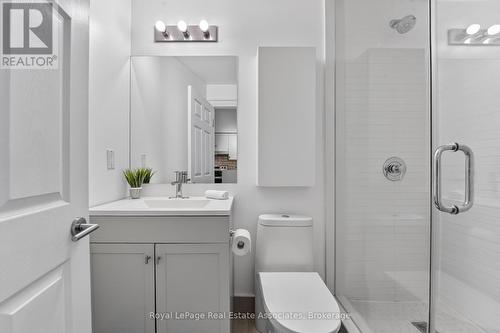 1006 - 115 Richmond Street E, Toronto, ON - Indoor Photo Showing Bathroom