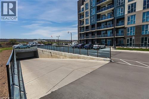 16 Concord Place Unit# 634, Grimsby, ON - Outdoor