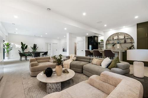 12 Ash Cove, Headingley, MB - Indoor Photo Showing Living Room