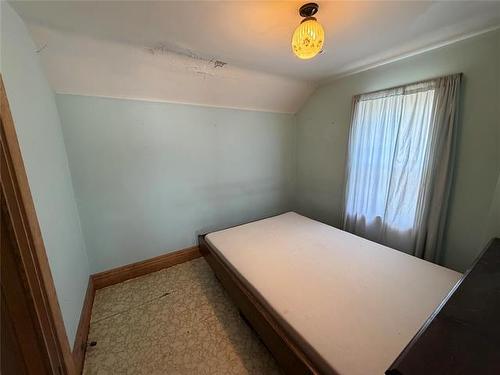 1633 Pacific Ave, Winnipeg, MB 