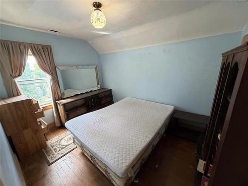 1633 Pacific Ave, Winnipeg, MB 