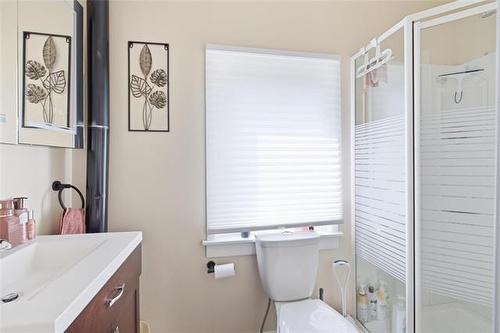 430 Lansdowne Ave, Winnipeg, MB - Indoor Photo Showing Bathroom