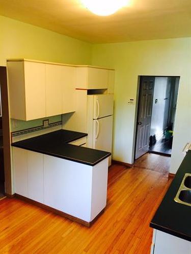 371 St John'S Ave, Winnipeg, MB - Indoor
