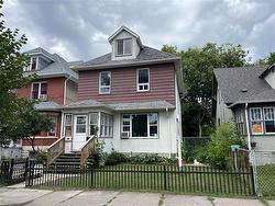 371 St John's AVE  Winnipeg, MB R2W 1H5