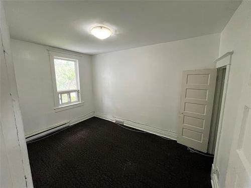 371 St John'S Ave, Winnipeg, MB - Indoor Photo Showing Other Room