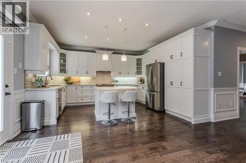 2212 Snead Road, Burlington, ON - Indoor Photo Showing Kitchen With Stainless Steel Kitchen With Upgraded Kitchen