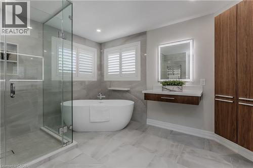 2212 Snead Road, Burlington, ON - Indoor Photo Showing Bathroom