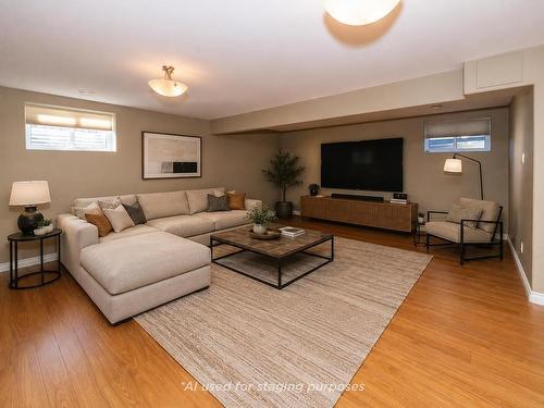 132 Wolverine Crescent, Thunder Bay, ON - Indoor Photo Showing Living Room