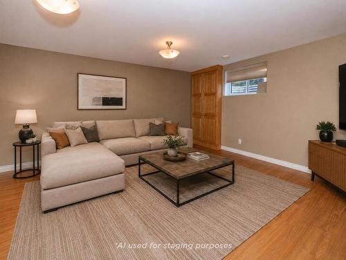 132 Wolverine Crescent, Thunder Bay, ON - Indoor Photo Showing Living Room
