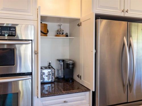 132 Wolverine Crescent, Thunder Bay, ON - Indoor Photo Showing Kitchen