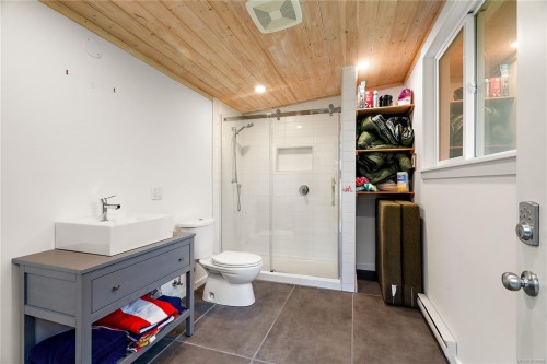 125 Mapleleaf Lane, Sidney Island, BC 