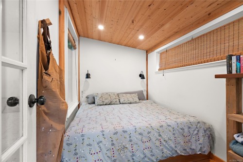 125 Mapleleaf Lane, Sidney Island, BC 
