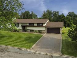 1030 Brookview Place  Thunder Bay, ON P7J 1B2