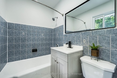 7 Putney Road, Toronto, ON - Indoor Photo Showing Bathroom