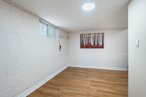 7 Putney Road, Toronto, ON - Indoor Photo Showing Other Room