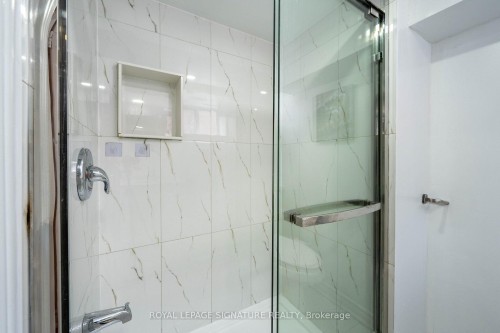 7 Putney Road, Toronto, ON - Indoor Photo Showing Bathroom