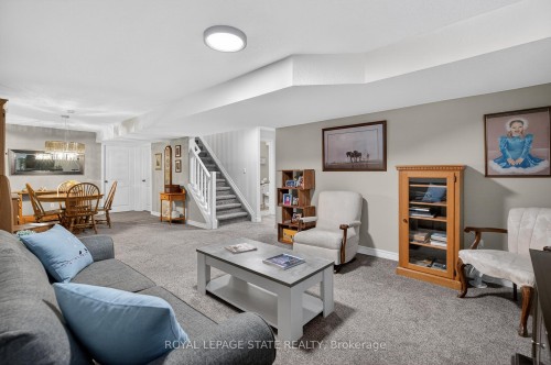 36 Banks Street, Brantford, ON - Indoor Photo Showing Living Room