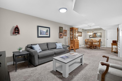 36 Banks Street, Brantford, ON - Indoor Photo Showing Living Room
