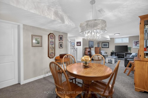 36 Banks Street, Brantford, ON - Indoor Photo Showing Dining Room