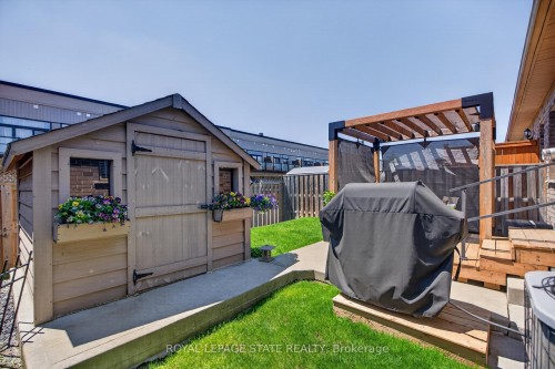 36 Banks Street, Brantford, ON - Outdoor With Exterior