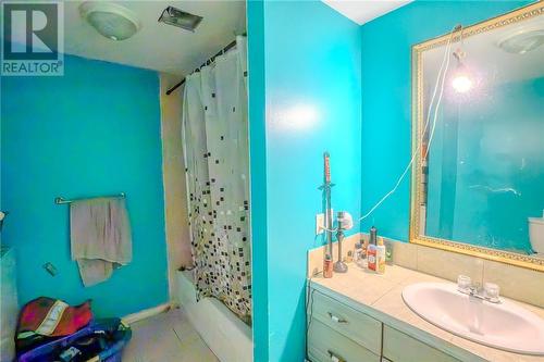 7 Second Avenue, Levack, ON - Indoor Photo Showing Bathroom