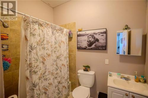 7 Second Avenue, Levack, ON - Indoor Photo Showing Bathroom