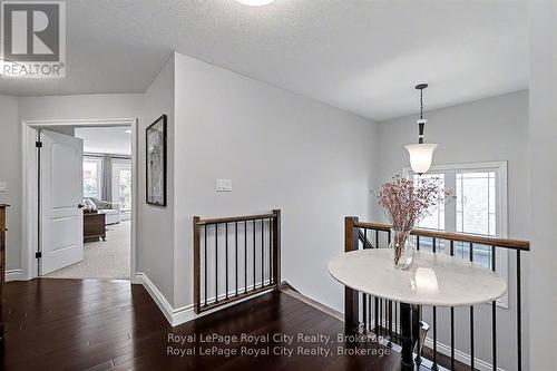 8 Zaduk Place, Guelph (Kortright East), ON - Indoor