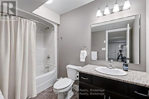 8 Zaduk Place, Guelph (Kortright East), ON - Indoor Photo Showing Bathroom