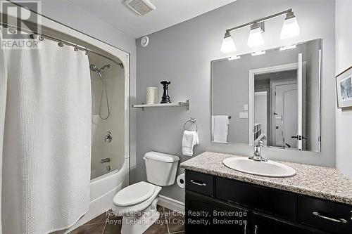 8 Zaduk Place, Guelph (Kortright East), ON - Indoor Photo Showing Bathroom