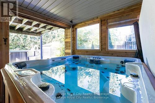 8 Zaduk Place, Guelph (Kortright East), ON -  With Deck Patio Veranda With Exterior