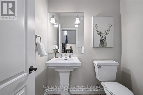 8 Zaduk Place, Guelph (Kortright East), ON - Indoor Photo Showing Bathroom
