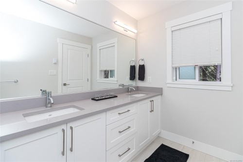 #B-1973 Caldwell Rd, Sooke, BC - Indoor Photo Showing Bathroom