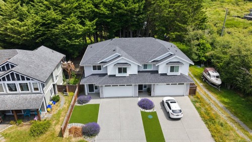 #B-1973 Caldwell Rd, Sooke, BC - Outdoor With Facade