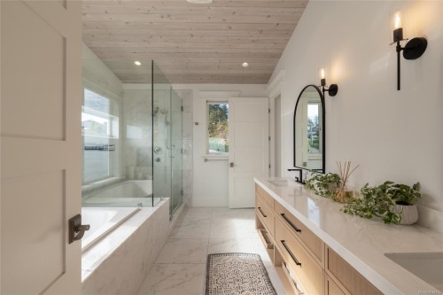 3089 Cook St, Chemainus, BC 