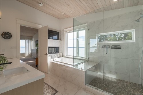 3089 Cook St, Chemainus, BC 