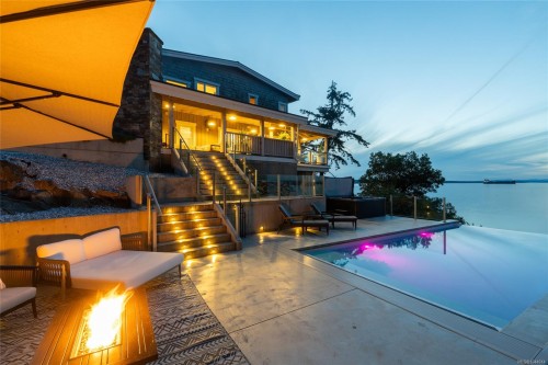 3089 Cook St, Chemainus, BC 