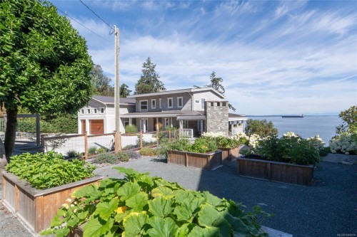 3089 Cook St, Chemainus, BC 