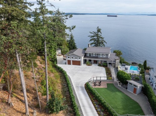 3089 Cook St, Chemainus, BC 