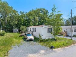 32 Joshua Street  Enfield, NS B2T 1K4