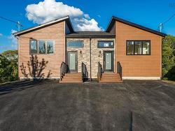 18 Swivel Court  Herring Cove, NS B3R 0E3