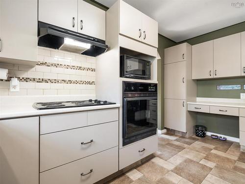86 Nita Drive, Brookside, NS - Indoor Photo Showing Kitchen