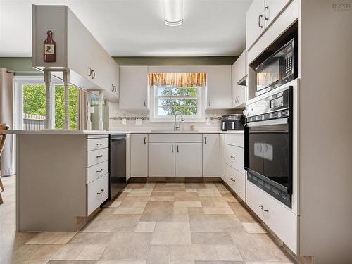 86 Nita Drive, Brookside, NS - Indoor Photo Showing Kitchen
