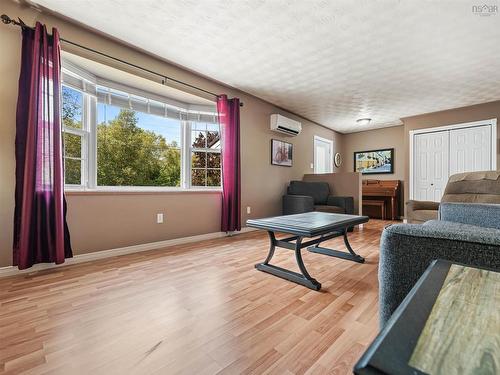 86 Nita Drive, Brookside, NS - Indoor Photo Showing Living Room