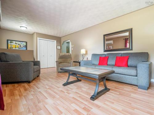 86 Nita Drive, Brookside, NS - Indoor Photo Showing Living Room