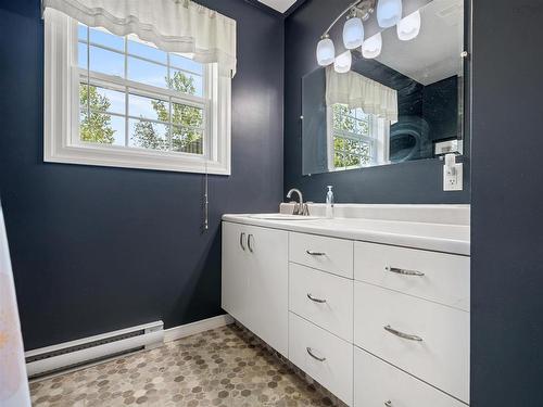 86 Nita Drive, Brookside, NS - Indoor Photo Showing Bathroom