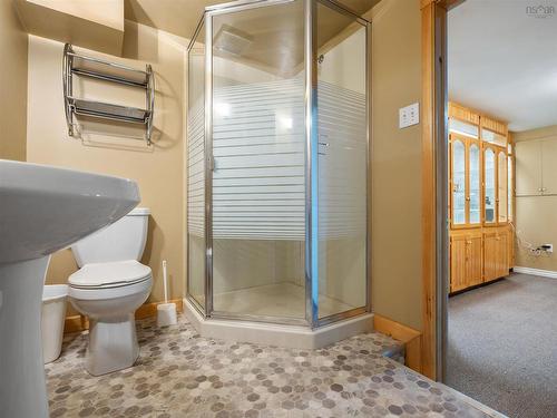 86 Nita Drive, Brookside, NS - Indoor Photo Showing Bathroom